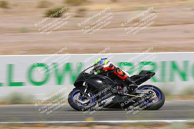 media/Jun-04-2022-WERA (Sat) [[b852bbbd55]]/Race 9 LW Twins Superbike V6 LW D Superstock/